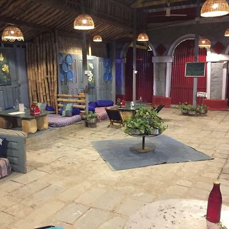 Hotel Grand Barrack Khandwa Exterior foto