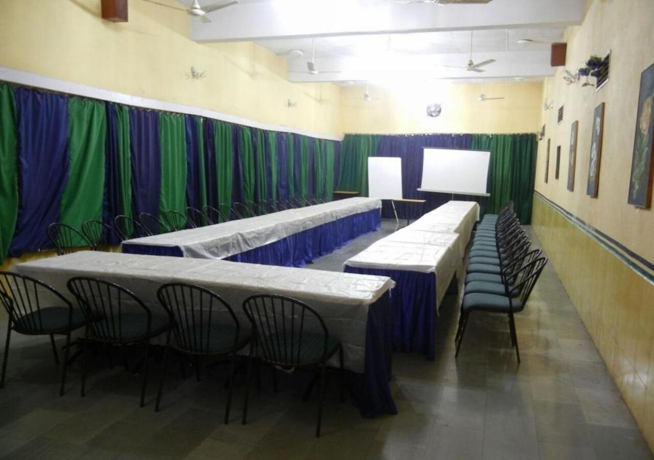 Hotel Grand Barrack Khandwa Exterior foto